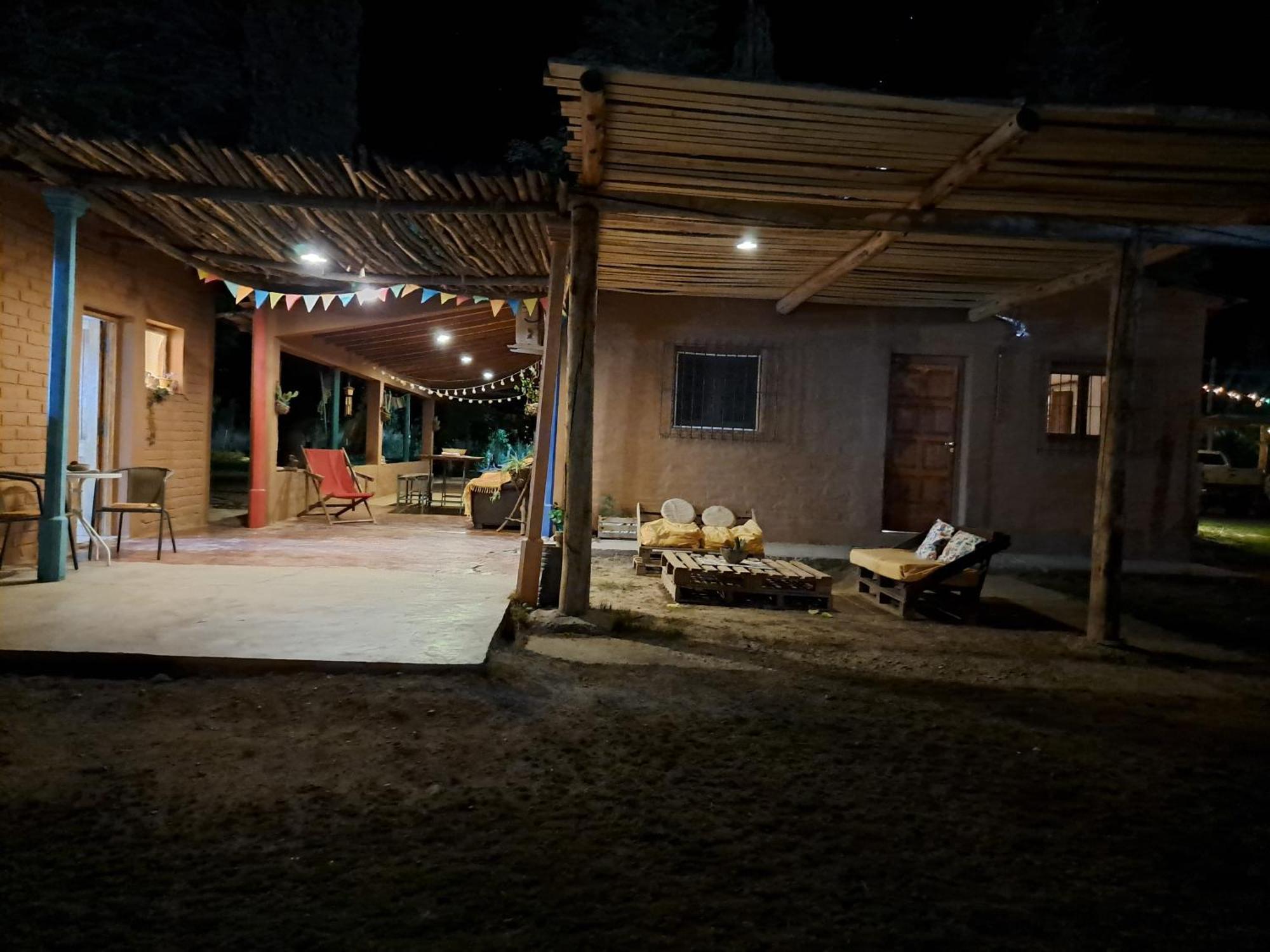 Aire De Barreal Hostel Andino Bagian luar foto